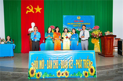 Công đoàn cơ sở Trường THCS Nguyễn Du tổ chức thành công Đại hội, nhiệm kỳ 2023-2028